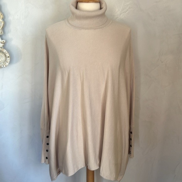 Alfani Beige Turtleneck poncho/sweater w/dolman sleeves & buttons Size Large - Picture 3 of 12